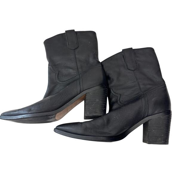 Tony Bianco Womens Low Boots Size 7.5 Ankle Western Minimal Pointed Toe Black - Picture 2 of 6